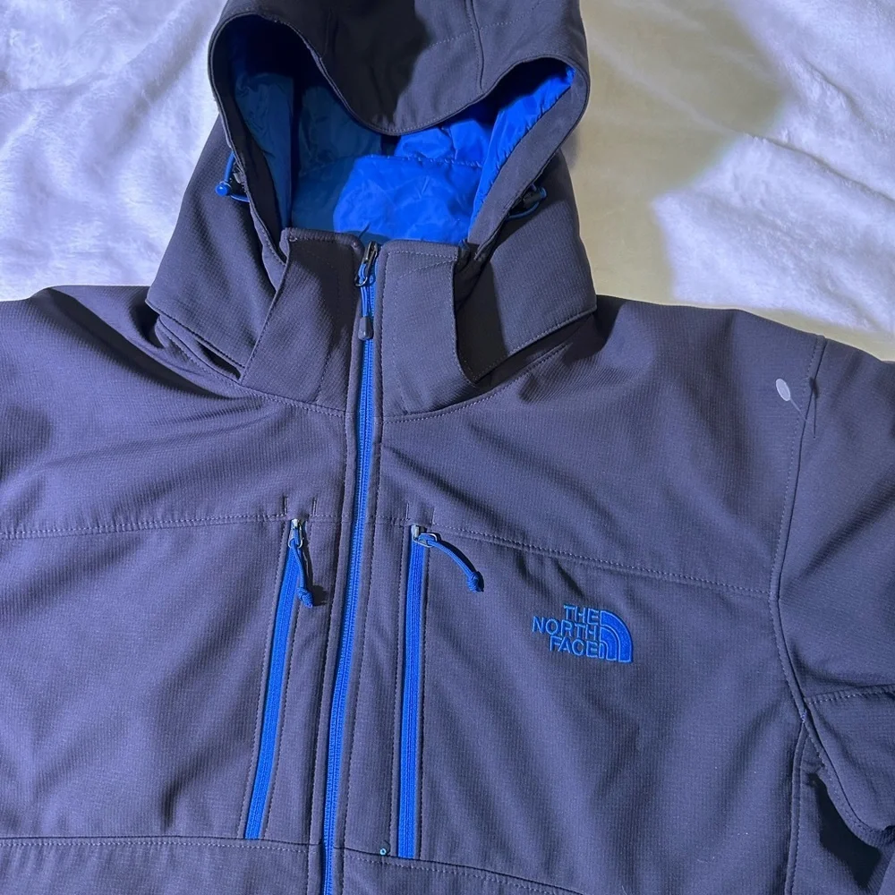 The North Face Men's Charcoal and Cobalt Performance Jacket